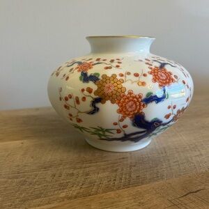 Vintage Fukagawa Porcelain‎ Arita Japan Vase Plum Blossom Pattern 6"